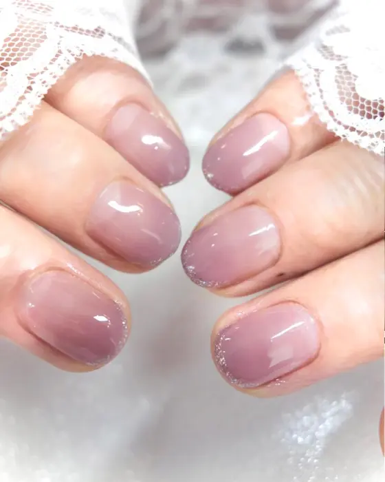 グラデーションネイル ラメライン Nanara Nail所属 やまなか ちえみのネイルデザイン ミニモ
