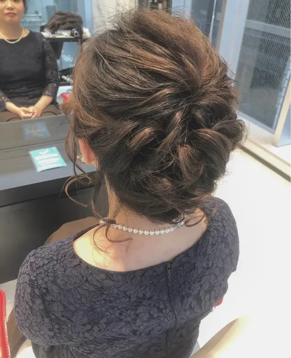 結婚式のヘアアレンジなども是非お任せ下さい 髪飾りなどご持参していただくと つけさせていただきます Earth神楽坂所属 安田 有沙のヘア カタログ ミニモ