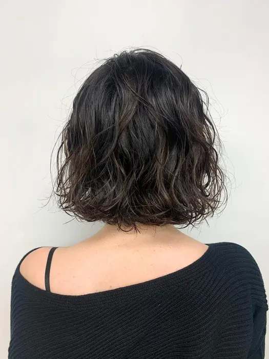 ボブ パーマでこなれgirl Assort Tokyo所属 透明感カラー 癖毛風 パーマhanaのヘアカタログ ミニモ