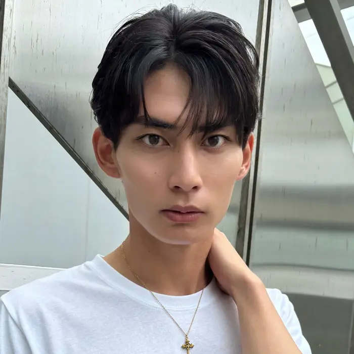 清潔感溢れるコンマバングとシースルーのメンズ韓国ヘア

ご予約お気軽?...