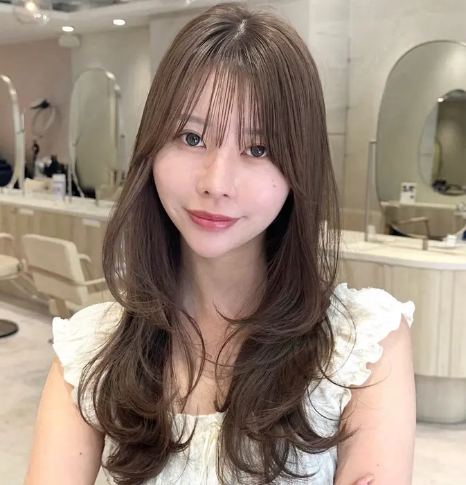 Instagramyasuaki.senba

垢抜けた印象をつくる“顔まわりレイヤー”で小顔効果?...