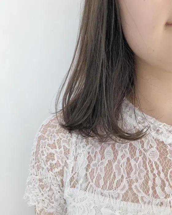 赤味のないアッシュ 日本人の地毛の赤茶色も アプリエなら 1発で消していく事が出来ます U Realm所属 店長 安達 優生のヘアカタログ ミニモ