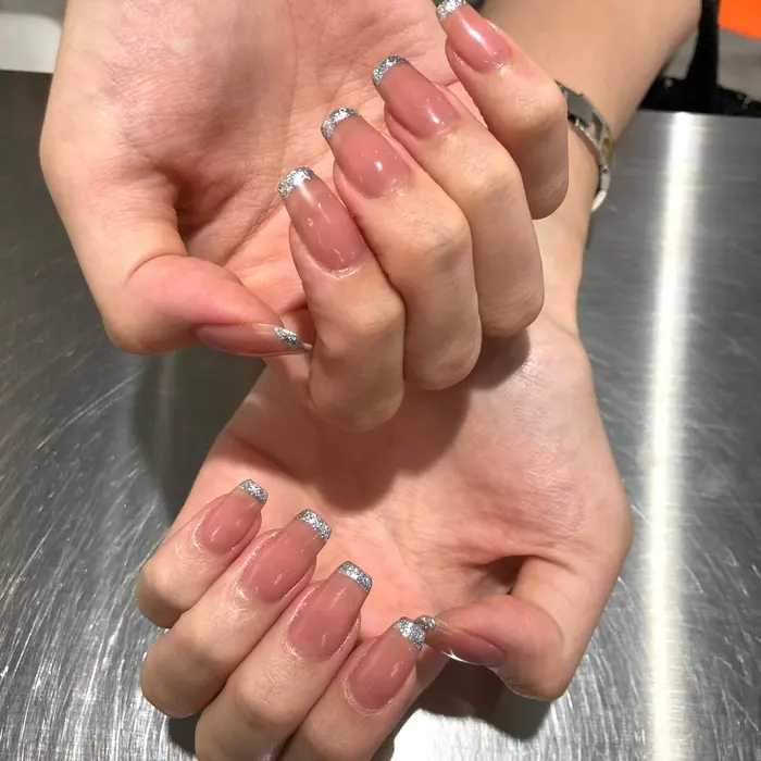 ネイルキュート所属 菊池 美輝のネイルデザイン ミニモ