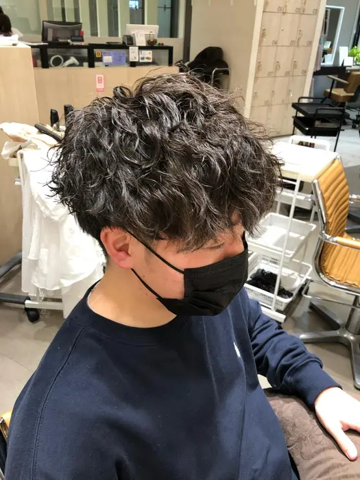 重めマッシュにツイストスパイラルパーマで かっこよくきめました Evoluty所属 吉田 誇生のヘアカタログ ミニモ