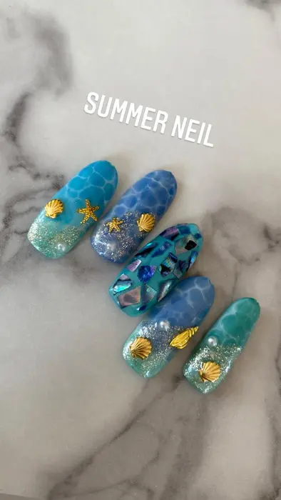 ネイルブック投稿 大人可愛い 泉南市自宅ネイル ネイルデザイン21 ビジュー ビックストーン プライベートサロン R 所属 ネイルサロン Rの ネイルデザイン ミニモ