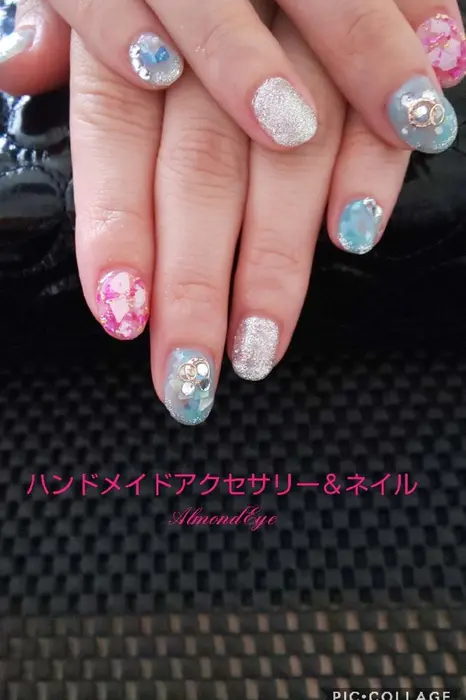 持ち込みデザイン カラーを持ち込みデザインから変更致しました クリア シェルのお色は娘ちゃんとお Nailsalon Almondeye所属 ネイルサロン Almondeyeのネイルデザイン ミニモ