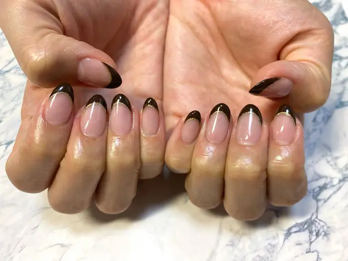 根元がクリアなフレンチネイル ラメライン有りでも無しでも Nailsalon Me所属 Nailsalon Meのネイル デザイン ミニモ 根元がクリアなフレンチネイル ラメライン有りでも無しでも Nailsalon Me所属 Nailsalon Meのネイル デザイン ミニモ