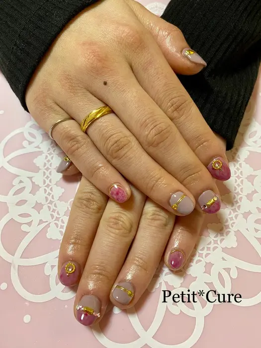 ガーリーネイル 大人可愛いネイル オフィスネイル ショートネイル Ms Nail ｴﾑｽﾞﾈｲﾙ 所属 Glubsch Mizukiのネイル デザイン ミニモ