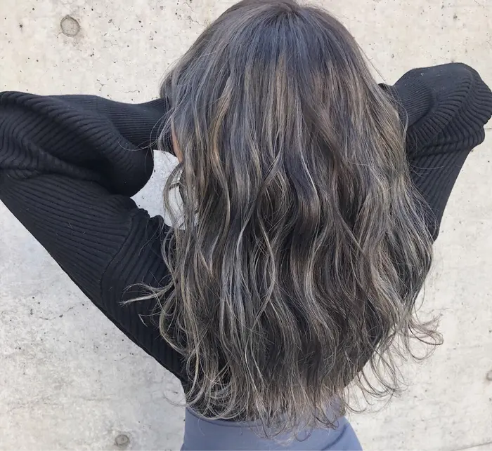 2019年大ブーム透明感ハイライトNO.1 全体ベースがダークアッシュに