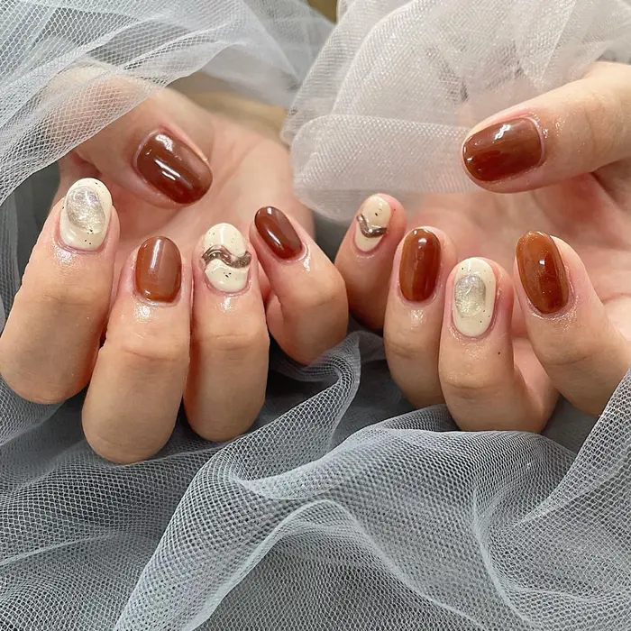 Nailsalon Amour 上野湯島店所属 Rosie のネイルデザイン ミニモ