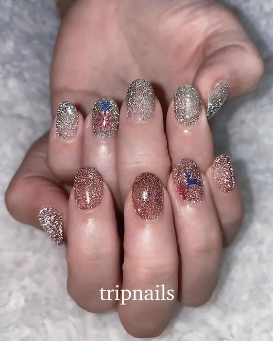 フラッシュネイル こちらはフラッシュを当てた時の写真 Tripnails ジェルネイル Tripnails所属 Tripnails のネイル デザイン ミニモ