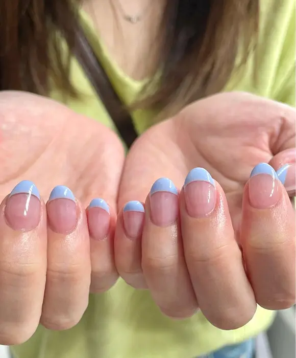 夏フレンチ 9 Nail所属 9 Nine のネイルデザイン ミニモ