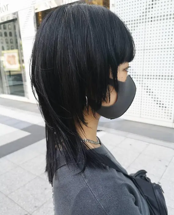 赤みのないブルーブラック どの角度からみてもおしゃれなウルフ ルネッタ所属 松本 悠佑のヘアカタログ ミニモ