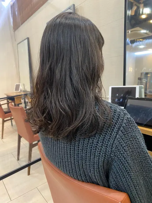 お客様ヘア 乾かしてスタイリング剤をつけるだけ アイロンで巻いたようなゆるふわパーマが得意で ザ ガーデン トウキョウ所属 似合わせカット ヒガミカズヒロのヘアカタログ ミニモ