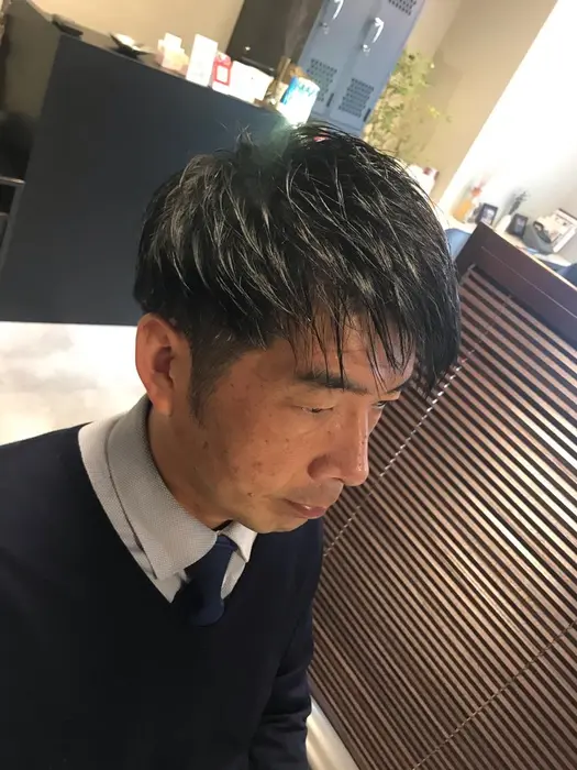 全体的浮き上がる髪質のお客様です 長年浮く髪質に悩まれていました ダウンパーマ クリーム状のパ Sesta Hair X Care所属 信國 昌子のヘアカタログ ミニモ
