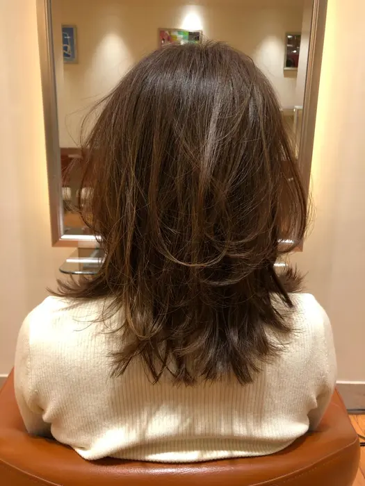 ミディアムのレイヤーカットです 猫っ毛でふんわりしづらい方でも レイヤーを入れれば毛先ワンカー Beautrium265所属 木下 宗一朗のヘアカタログ ミニモ