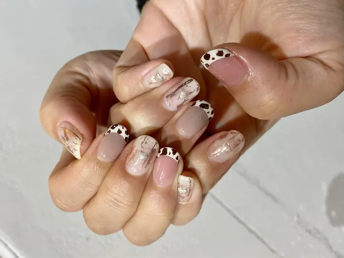 年越しネイル 新年ネイル 牛柄ネイル 丑年ネイル フレンチ Merrow 横浜元町店所属 Merrow横浜元町 Shioのネイル デザイン ミニモ