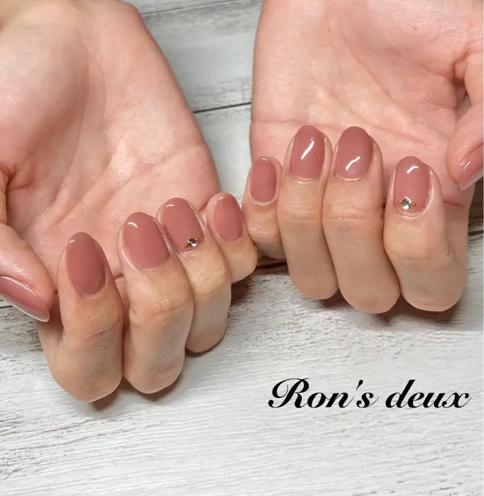 ワンカラー Ron S Deux ロンズドゥ仙川所属 Ron S Deux 仙田のネイルデザイン ミニモ