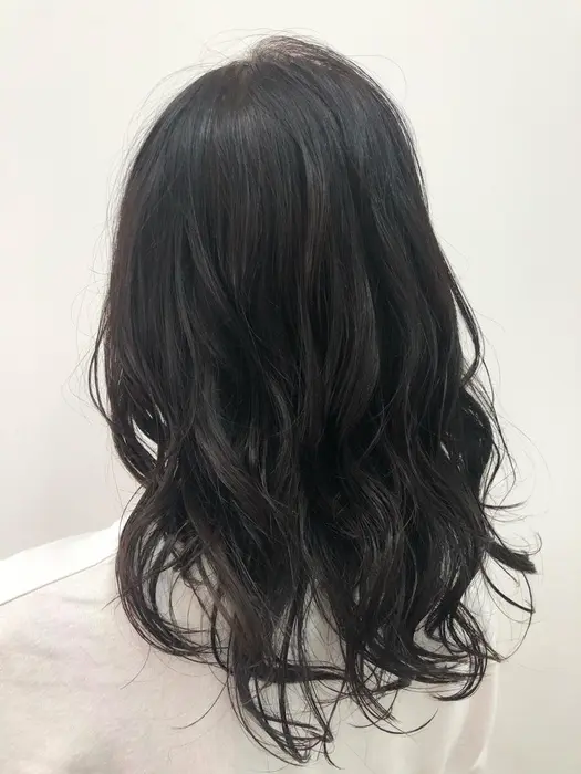 イルミナカラー 透明感カラー ツヤカラー オイルカラー ダメージレス Off White Andなんば店所属 豊浜 梓のヘアカタログ ミニモ