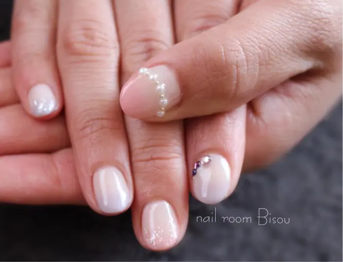 Nail Room Bisou所属 Negishi Akiのネイルデザイン ミニモ