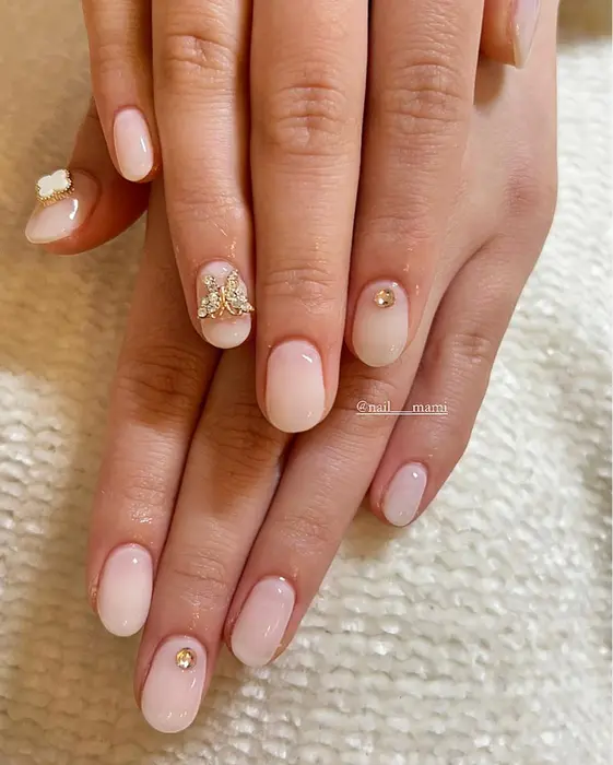 パラジェル 春ネイル 夏ネイル 秋ネイル 冬ネイル ニュアンスネイル マグネットネイル オーロラネ Total Beauty Salon Yudia 恵比寿本店所属 Yudia Mamiのネイルデザイン ミニモ