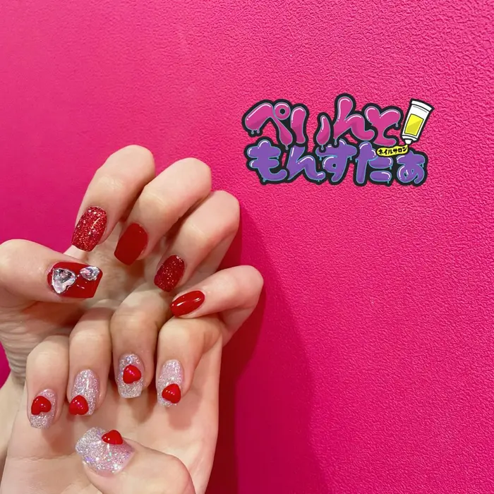 ちっちゃいハート可愛い ネイルサロンぺいんともんすたぁ所属 ぺいんともんすたぁ 鶴橋のネイルデザイン ミニモ