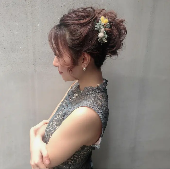 少し高めの位置のおよばれアップの スタイルです Trunk Hair Design所属 シマヅ タイジのヘア カタログ ミニモ