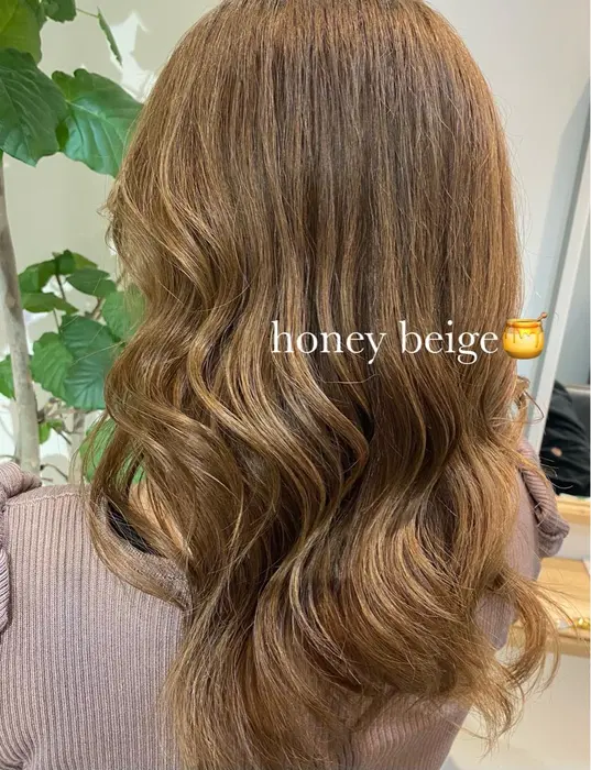ブリーチ無しで 明るいカラーを繰り返し ハニーベージュ Rink Hair所属 モリモト マヒルのヘアカタログ ミニモ