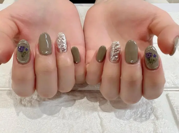 パラジェル 春ネイル 夏ネイル 秋ネイル 冬ネイル ニュアンスネイル マグネットネイル Total Beauty Salon Yudia 恵比寿本店所属 Yudia Azumiのネイルデザイン ミニモ