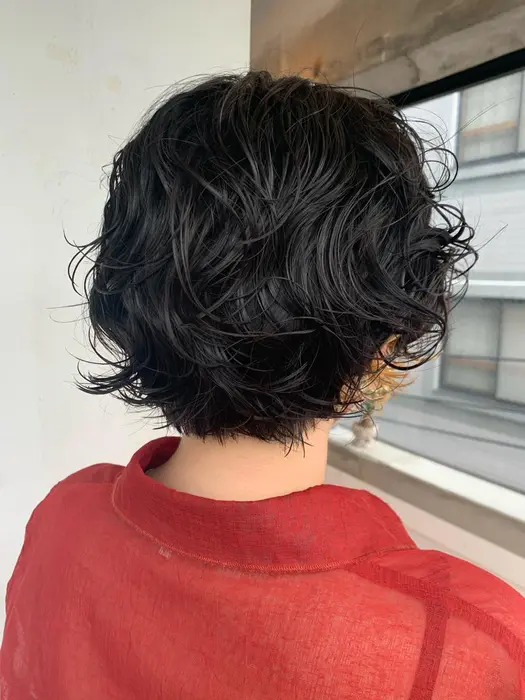 ショートパーマスタイル 強すぎず 弱すぎず ショートでパーマをかけるとボリュームが出過ぎだり で Nuu 旧soco 所属 パーマスタイル Narumiのヘアカタログ ミニモ