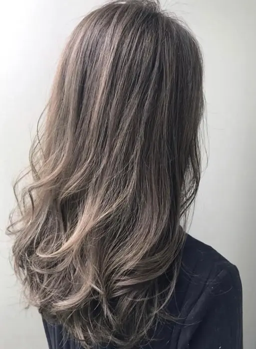 ワンランク上のハイトーンカラー初めての方もケアの仕方などお伝えさせていただきますよ 任せてください Cloe堀江店所属 富島 ユウキのヘア カタログ ミニモ