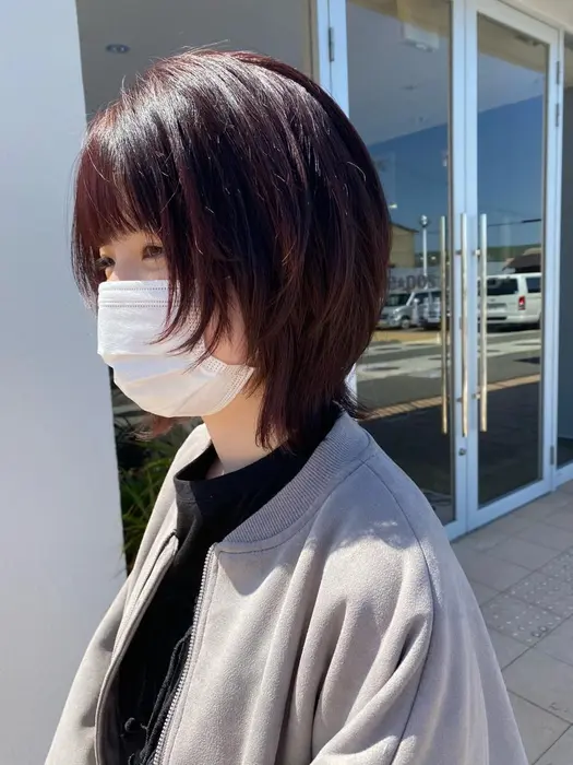 レッドブラウン 暗めですが光に透けると赤っぽく見えるようにしています 暗めの暖色はツヤも出る Repos所属 大谷 愛実のヘア カタログ ミニモ