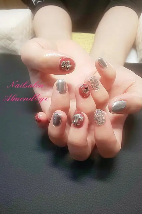 持ち込みデザイン お色変更してます 大きいパーツやストーンもお客様のご要望をお伺いして 引っか Nailsalon Almondeye所属 ネイルサロン Almondeyeのネイルデザイン ミニモ
