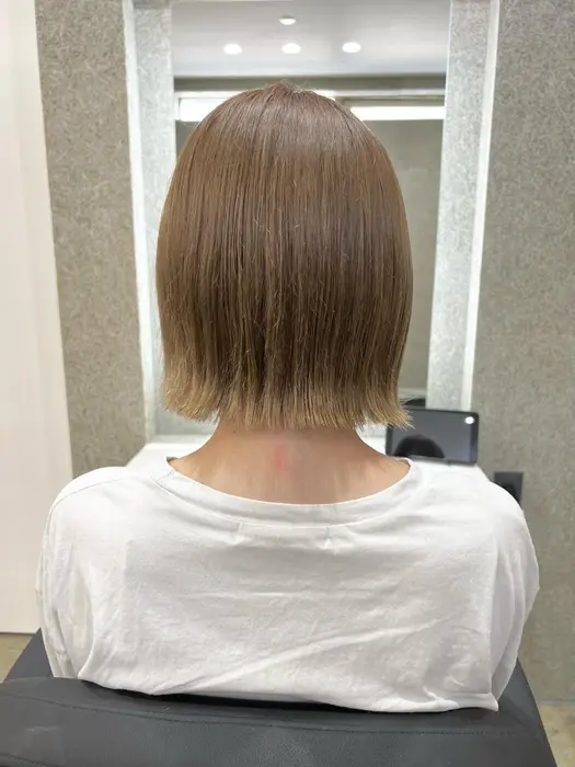 切りっぱなしボブ インナーカラー イヤリングカラー ハイライト ケアブリーチ ダブルカラー 白髪 Sea Hair Salon所属 岡田 瞬のヘアカタログ ミニモ