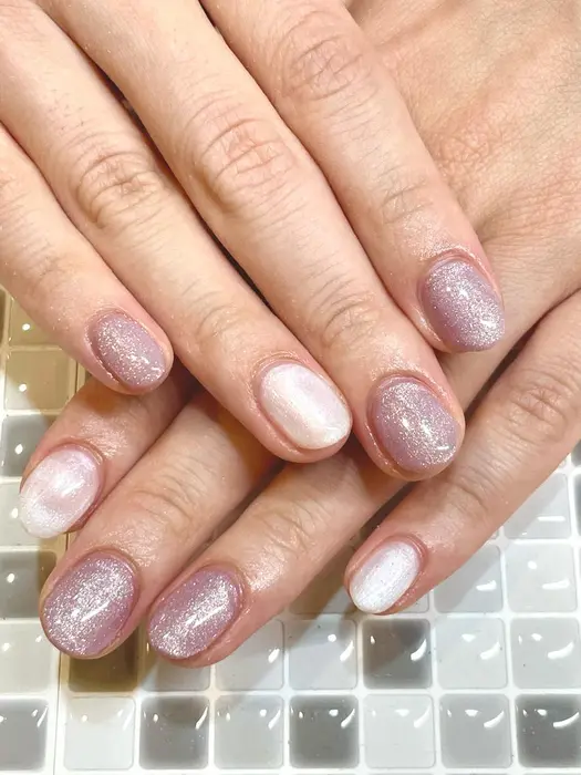 新入社員さんの大人しめ春ネイル ラメは入れたいけど派手には出来ない人にオススメ Magic Mush Nail S 所属 Magic Mush Nail S のネイルデザイン ミニモ