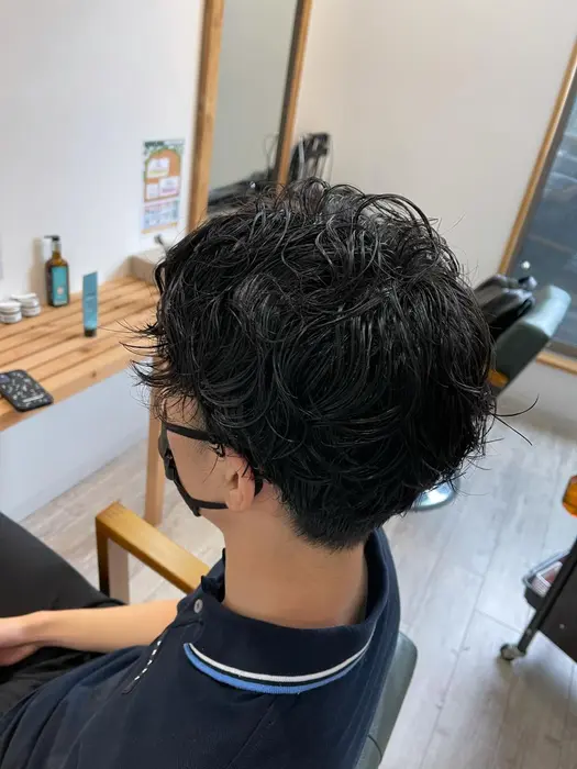 少し強めのパーマ 濡れ感のあるセットでビジネスマンでも大丈夫 Feel所属 円町駅徒歩5分 大沢 健人のヘアカタログ ミニモ