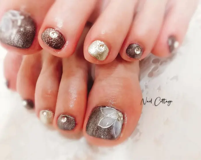 フットネイル こちらのデザインは7700円でご案内しております Nail Cottage新宿南口店所属 Nail Cottageのネイル デザイン ミニモ