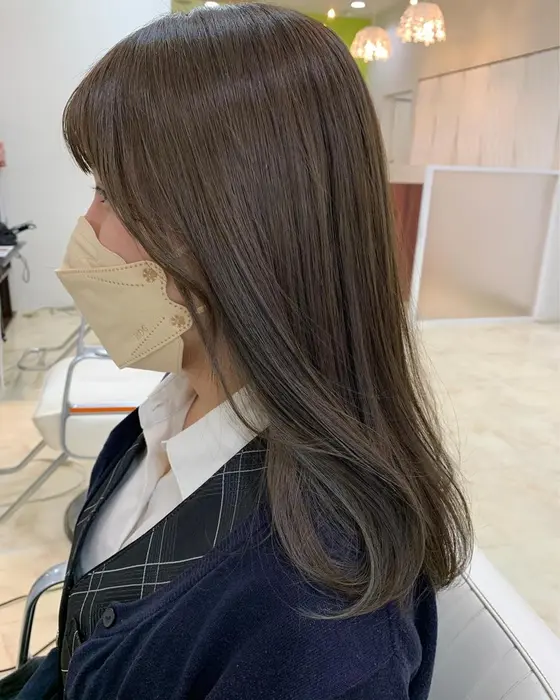 アッシュブラウン 青みと緑みとグレーを足してアッシュブラウンにしました 寒色系のカラーは透明感が Rapt Hair所属 Rapt Hair 渡邉陽のヘアカタログ ミニモ