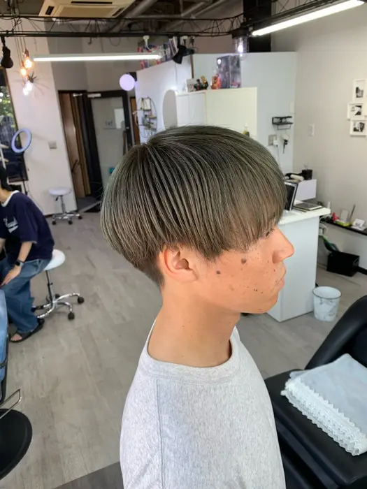 カラー メンズ オリーブベージュ ベージュカラー カット ヘアカラー トリートメント 坂井 水菜美のヘアスタイル