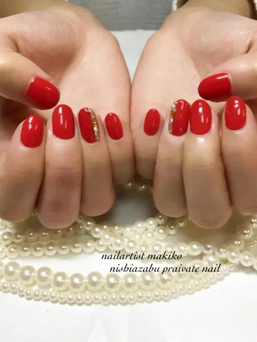真っ赤なキレイめビジューネイル バレンタインガーナチョコカラー Nail Botanics所属 Nail Botanicsのネイル デザイン ミニモ