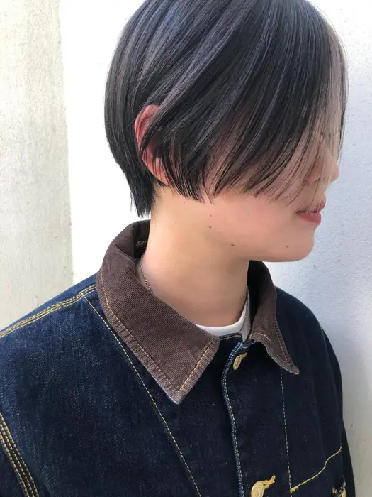 ハンサムショートに前髪だけインナーブリーチしました Syan所属 浅香 美優のヘアカタログ ミニモ