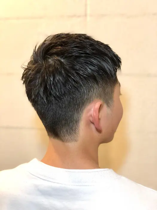 メンズの七三バーバースタイル 刈り上げでバリカンを使う事は 要望がない限りありません 伸びた時 Dua Hair Designers Gallery所属 An のヘアカタログ ミニモ