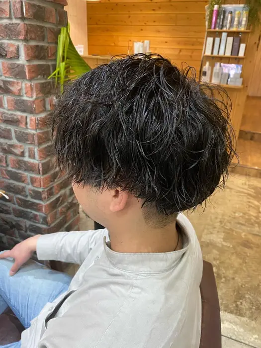 強すぎないピンで作るツイストスパイラルです 初めてのパーマにもおススメです West Side Standard 南船場店所属 メンズパーマ特化 雪岡歓久郎のヘアカタログ ミニモ