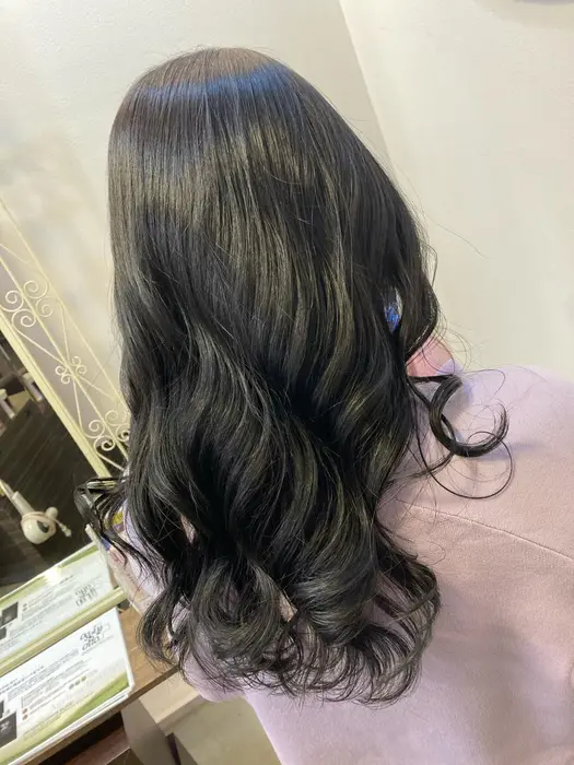 肌が白く見えるブルーブラック 暗くても透明感が出ます Pandola寿町店所属 中野 美穂のヘアカタログ ミニモ