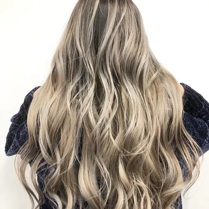 外国人風カラー 外国人風ヘアー ミルクティーグレージュ ミルクティーベージュ ミル Adition所属 ダブルカラー ハイトーン仲和輝のヘア カタログ ミニモ