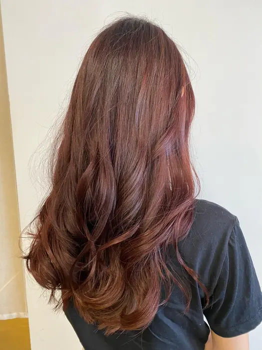 ローズマリーラテ 光にあたるとほんのりローズのマリーラテピンク味の甘さも加わって色っぽい髪 Avance 北花田店所属 高木 リョウのヘアカタログ ミニモ