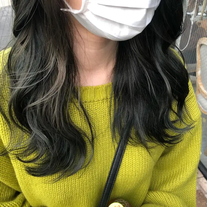 モスグリーン 坂場彩乃 さかばあやの プティパ 髪質改善 インナーカラー 縮毛矯正 イル Hair Design Petit Pas ヘアデザイン プティパ所属 坂場 彩乃のヘアカタログ ミニモ