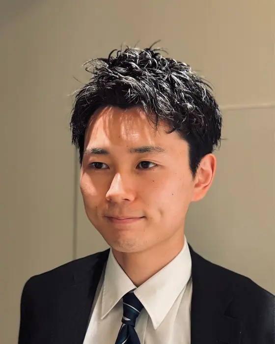 ラフにキマる無造作ピンパーマショート

ビジネスマンの方にもおすすめ?...