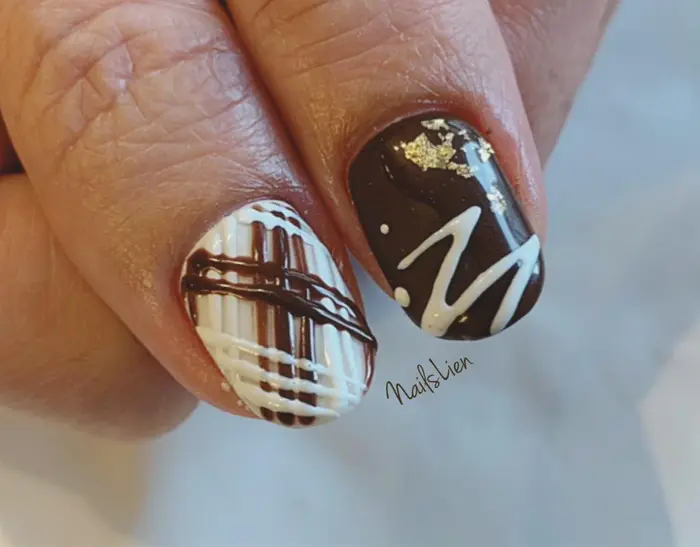バレンタインネイル チョコレートアート ベースに440yen 1本で追加出来ます Nailslien所属 Nailslien ネイルズリアンのネイルデザイン ミニモ