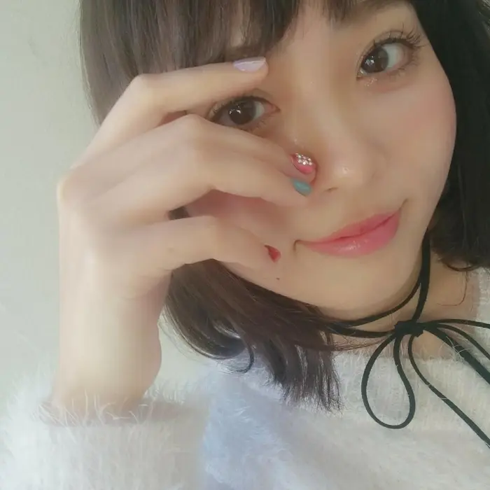 Model 海田希美 お洒落女子必見 イメージを伝えて 後はお任せ ニュアンスアートで創るオリジ Ash 関内店所属 ネイリストasami 小寺麻美 のネイルデザイン ミニモ